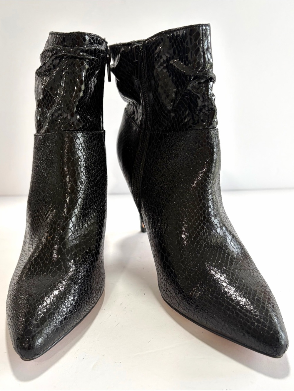 XOXO Taylor Black Snakeskin Embossed Patent Leather Stiletto Boots Size 8.5